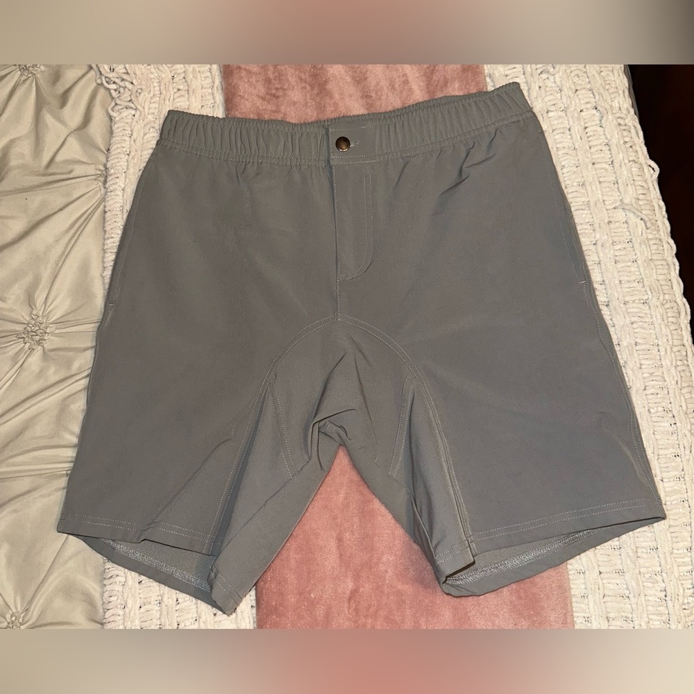 Men’s Right Of Way shorts